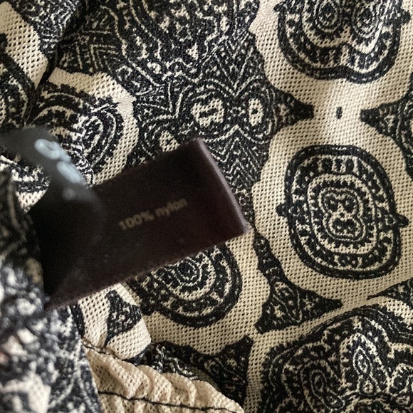 🛍️[DONATED] The Limited | Blouse tan black small lightweight printed - Picture 7 of 7